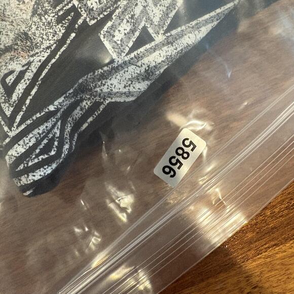 Def Leppard Shirt Mens XL Black Band Tee Graphic Leopard 2022 Rock Tour T-Shirt - Picture 9 of 9